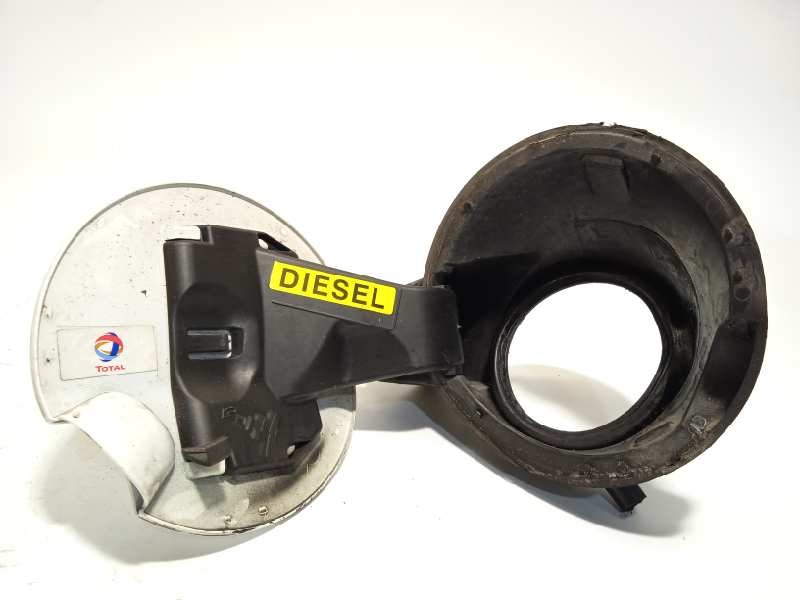 Recambio de tapa exterior combustible para peugeot 5008 1.6 hdi fap referencia OEM IAM 9684078380  1517H6