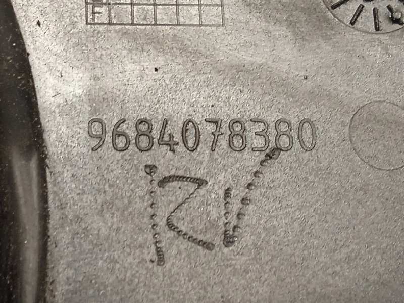 Recambio de tapa exterior combustible para peugeot 5008 1.6 hdi fap referencia OEM IAM 9684078380  1517H6