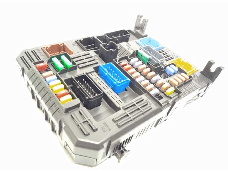 CAJA RELES / FUSIBLES 9830707780 1656267780 28641132