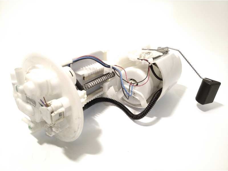 Recambio de bomba combustible para toyota avensis 1.8 16v cat referencia OEM IAM 7702005140  6F6C332