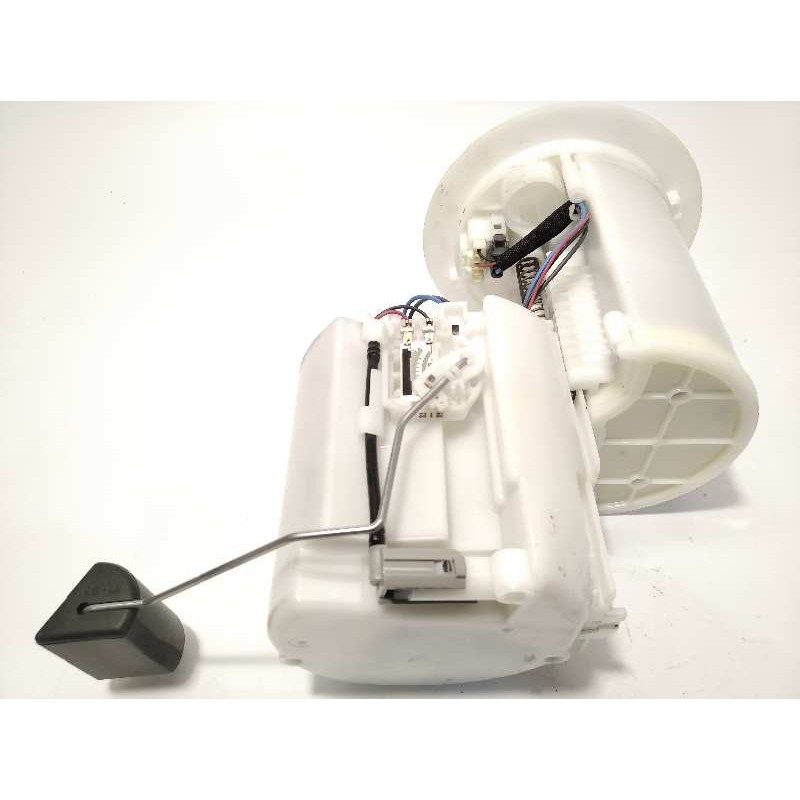 Recambio de bomba combustible para toyota avensis 1.8 16v cat referencia OEM IAM 7702005140  6F6C332