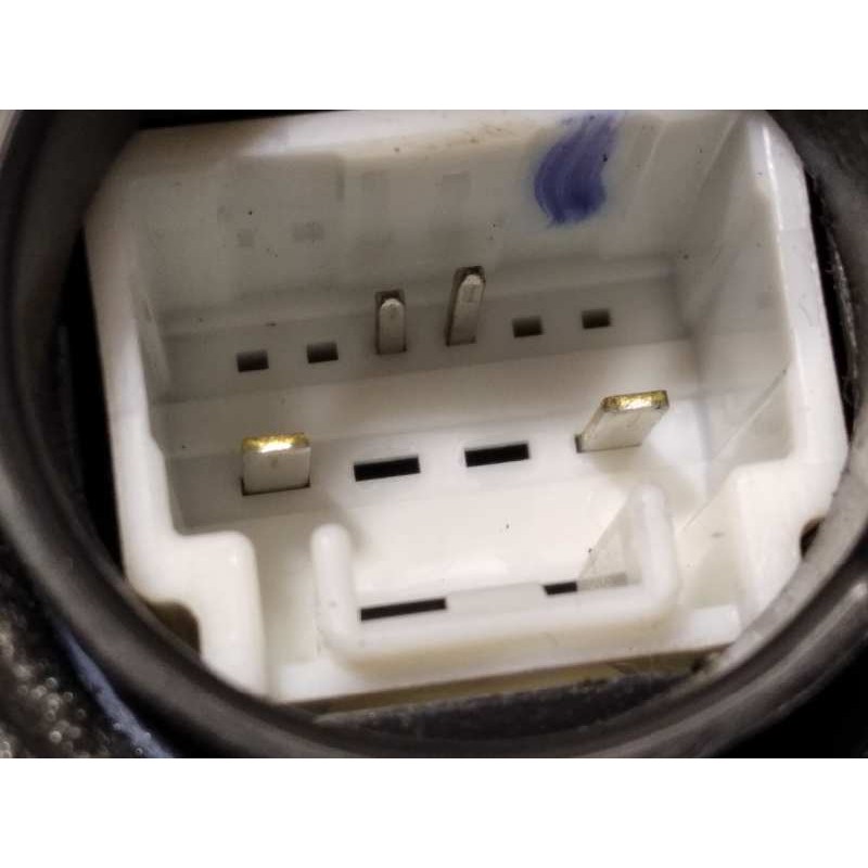 Recambio de cerradura puerta delantera derecha para toyota avensis 1.8 16v cat referencia OEM IAM 6903005131  