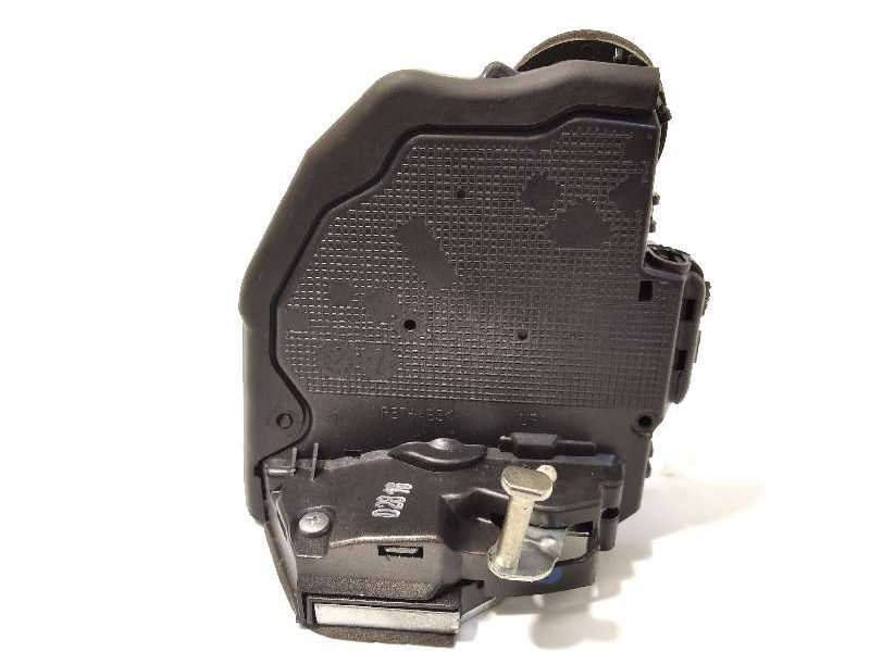 Recambio de cerradura puerta trasera derecha para toyota avensis 1.8 16v cat referencia OEM IAM 6905005051  