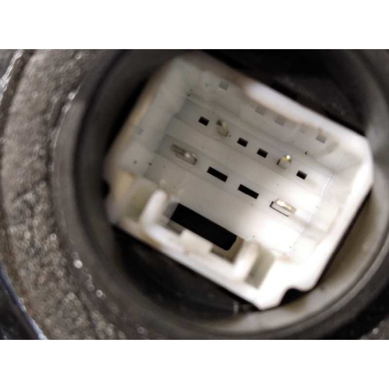 Recambio de cerradura puerta trasera derecha para toyota avensis 1.8 16v cat referencia OEM IAM 6905005051  