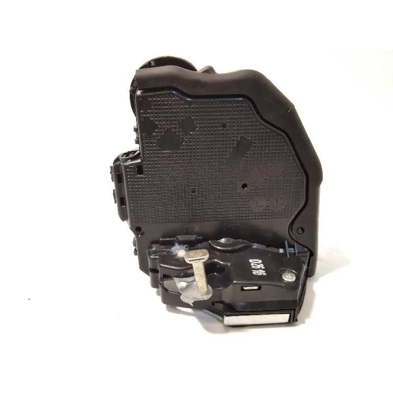 Recambio de cerradura puerta trasera izquierda para toyota avensis 1.8 16v cat referencia OEM IAM 6906005051  