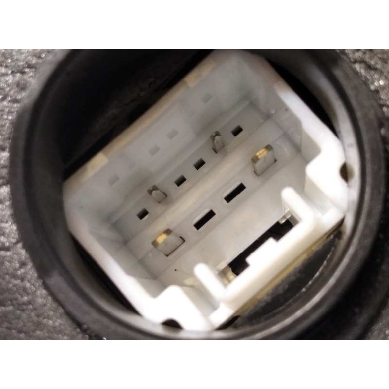 Recambio de cerradura puerta trasera izquierda para toyota avensis 1.8 16v cat referencia OEM IAM 6906005051  