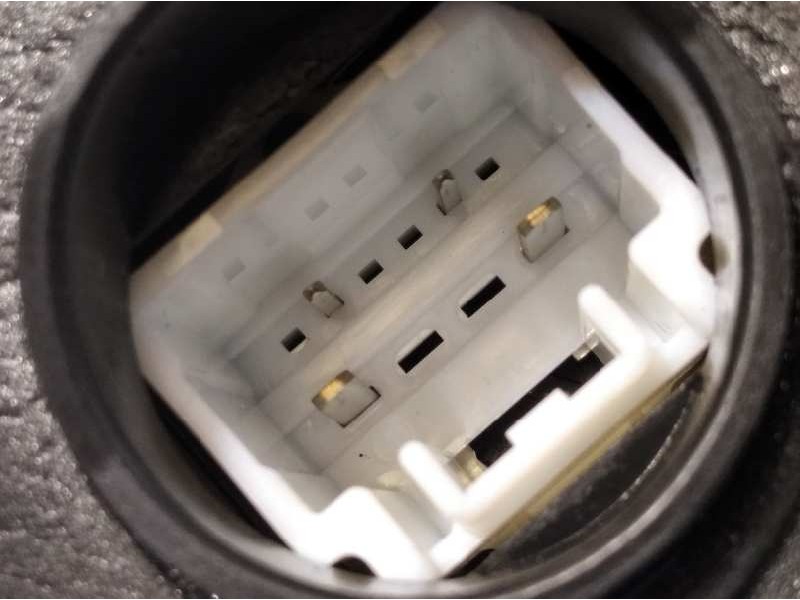 Recambio de cerradura puerta trasera izquierda para toyota avensis 1.8 16v cat referencia OEM IAM 6906005051  