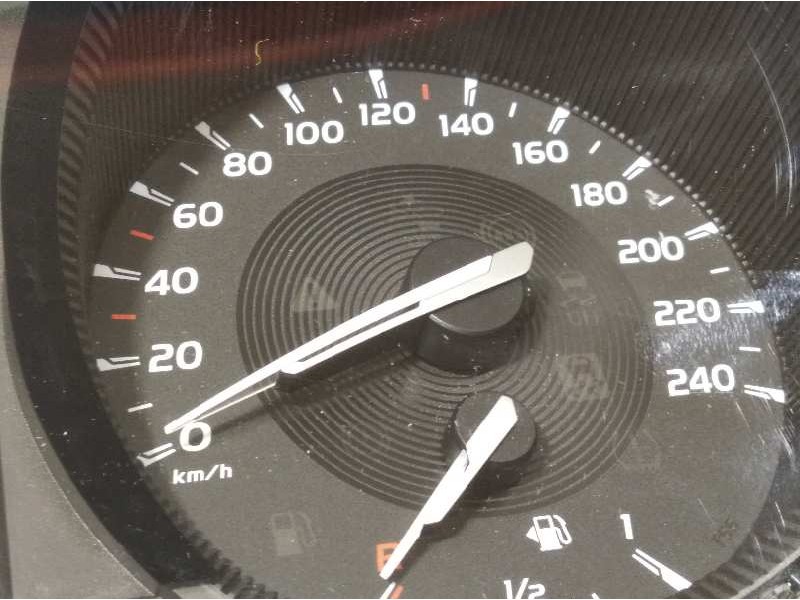 Recambio de cuadro instrumentos para toyota avensis 1.8 16v cat referencia OEM IAM 8380005V62  