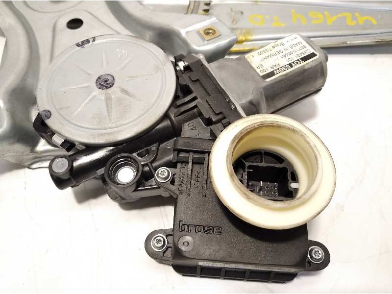 Recambio de elevalunas trasero derecho para toyota avensis 1.8 16v cat referencia OEM IAM 8571005061 6983005131 C35421101