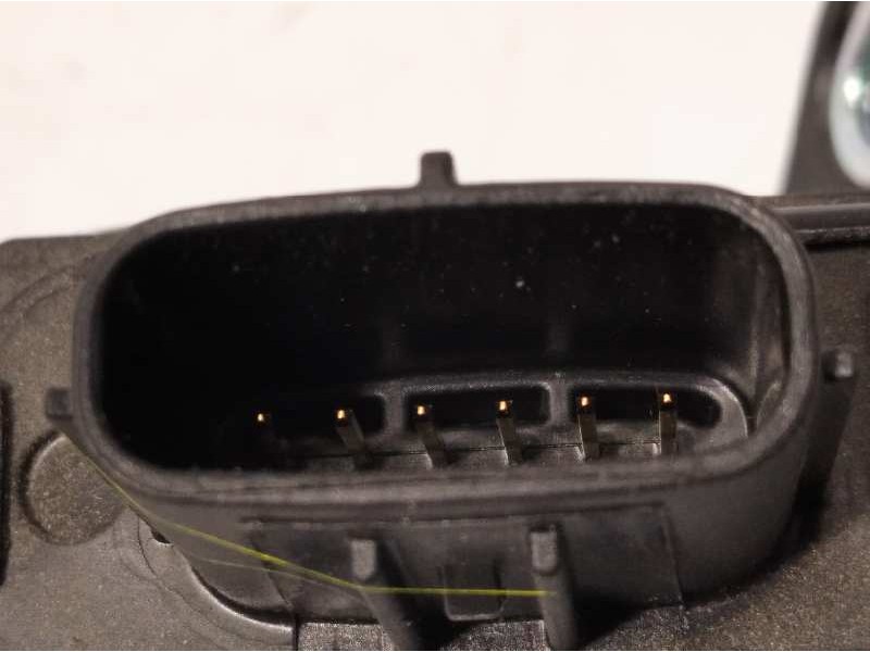 Recambio de potenciometro pedal para toyota avensis 1.8 16v cat referencia OEM IAM 7811005040  