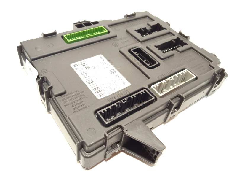 Recambio de caja reles / fusibles para renault megane iv grandtour 1.3 tce referencia OEM IAM 284B10363R  