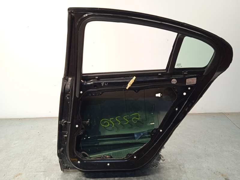 Recambio de puerta trasera derecha para volvo s60 lim. 2.0 diesel cat referencia OEM IAM 32228975  