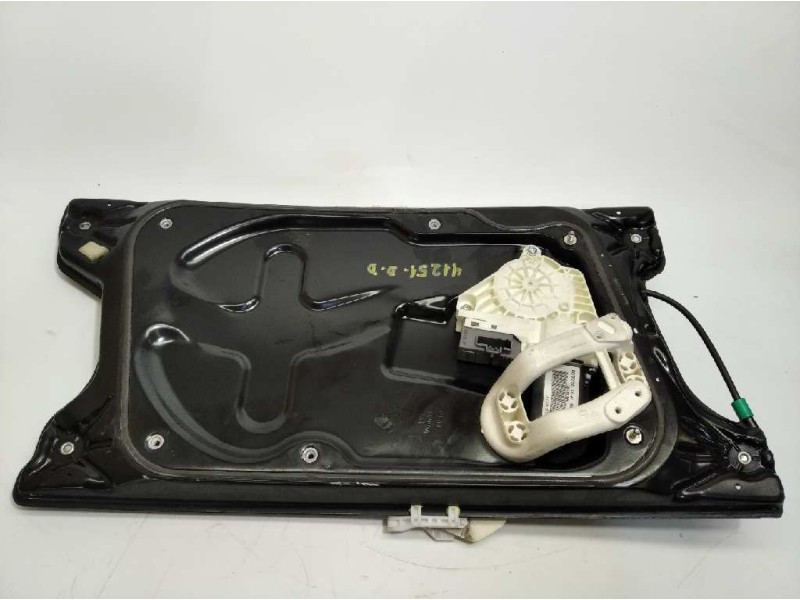 ELEVALUNAS DELANTERO DERECHO 7H2223200CC CUR000141