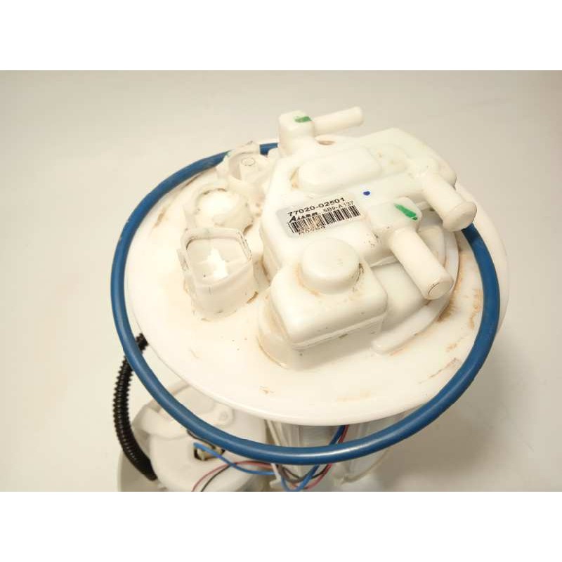 Recambio de bomba combustible para toyota auris hybrid active referencia OEM IAM 7702002501  