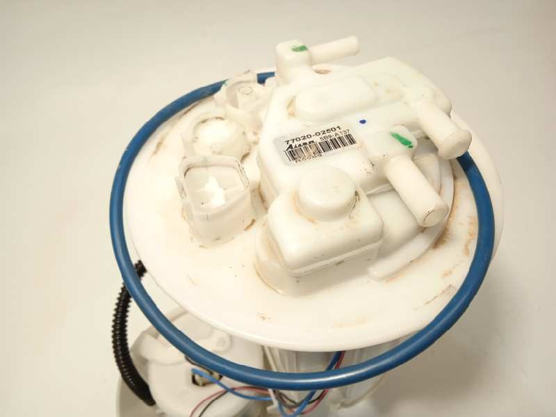 Recambio de bomba combustible para toyota auris hybrid active referencia OEM IAM 7702002501  