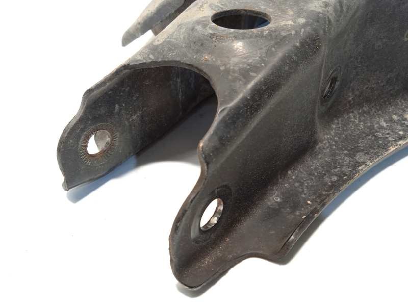 Recambio de brazo suspension inferior trasero derecho para toyota auris hybrid active referencia OEM IAM 4873005070  