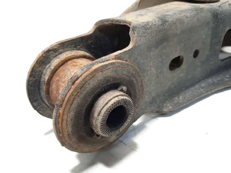 Recambio de brazo suspension inferior trasero izquierdo para toyota auris hybrid active referencia OEM IAM 4874005060  