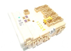 Recambio de caja reles / fusibles para toyota auris 1.8 16v (híbrido) referencia OEM IAM 8273012X80A   2