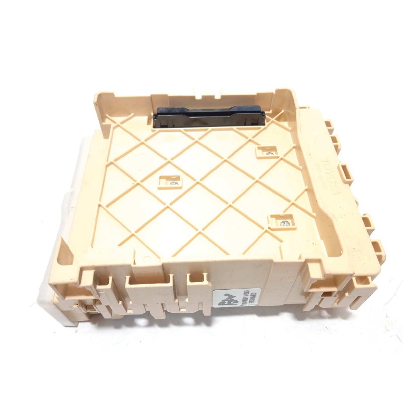 Recambio de caja reles / fusibles para toyota auris 1.8 16v (híbrido) referencia OEM IAM 8273012X80A  