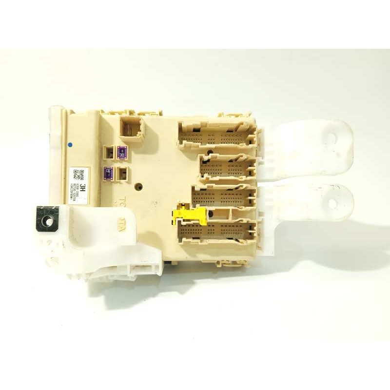 Recambio de caja reles / fusibles para toyota auris hybrid active referencia OEM IAM 63583366  50119221