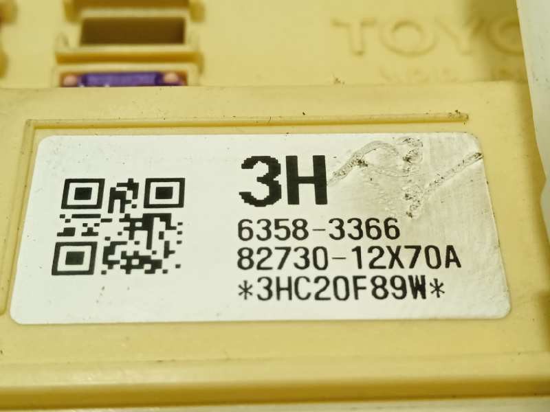 Recambio de caja reles / fusibles para toyota auris hybrid active referencia OEM IAM 63583366  50119221
