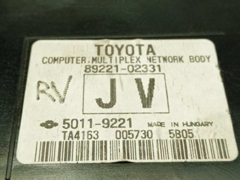 Recambio de caja reles / fusibles para toyota auris hybrid active referencia OEM IAM 63583366  50119221