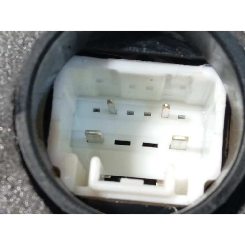 Recambio de cerradura puerta trasera derecha para toyota auris hybrid active referencia OEM IAM 6905005050  