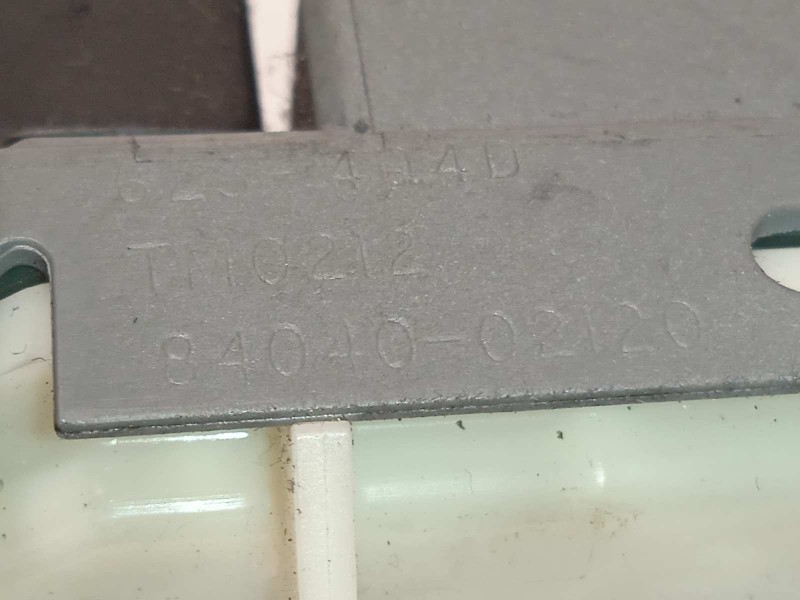 Recambio de mando elevalunas delantero izquierdo para toyota auris 1.8 16v (híbrido) referencia OEM IAM 8404002120  