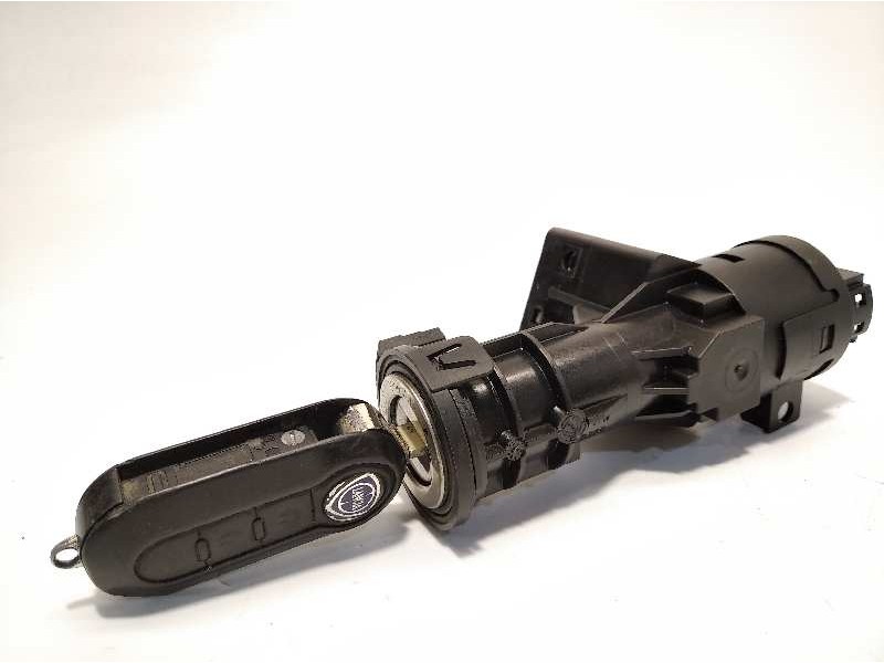 Recambio de conmutador de arranque para lancia delta (181) argento referencia OEM IAM 00517938690  