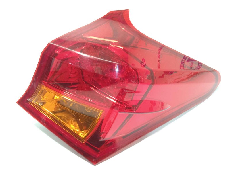 Recambio de piloto trasero derecho para toyota auris 1.8 16v (híbrido) referencia OEM IAM 8155102730  