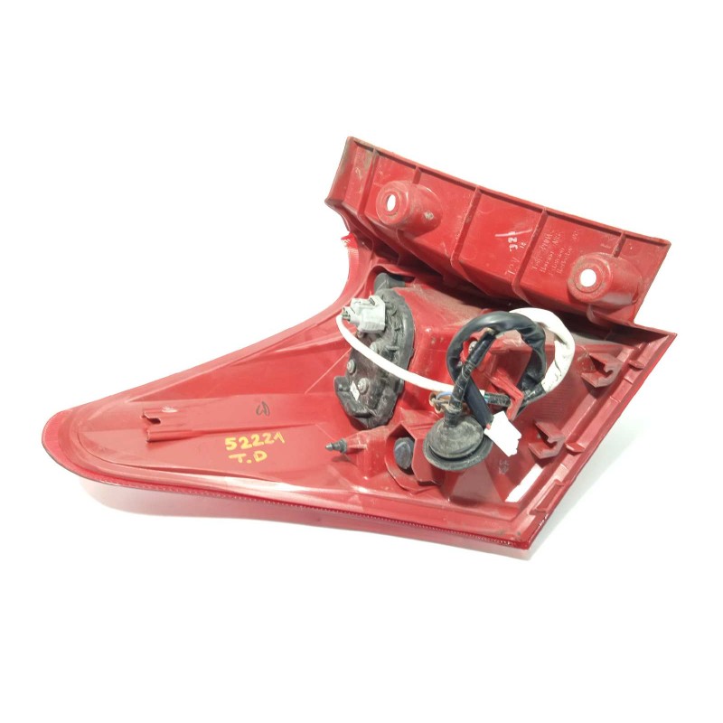 Recambio de piloto trasero derecho para toyota auris 1.8 16v (híbrido) referencia OEM IAM 8155102730  