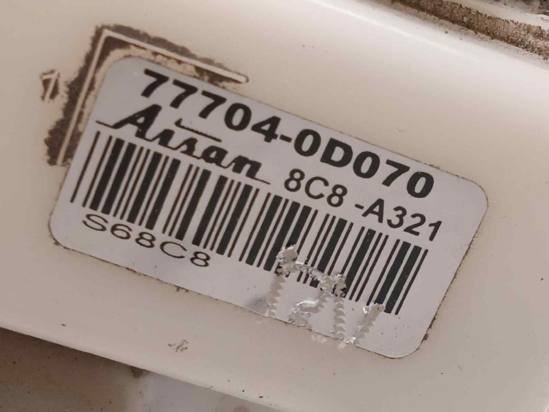 Recambio de bomba combustible para toyota yaris 1.5 16v cat referencia OEM IAM 777040D070  