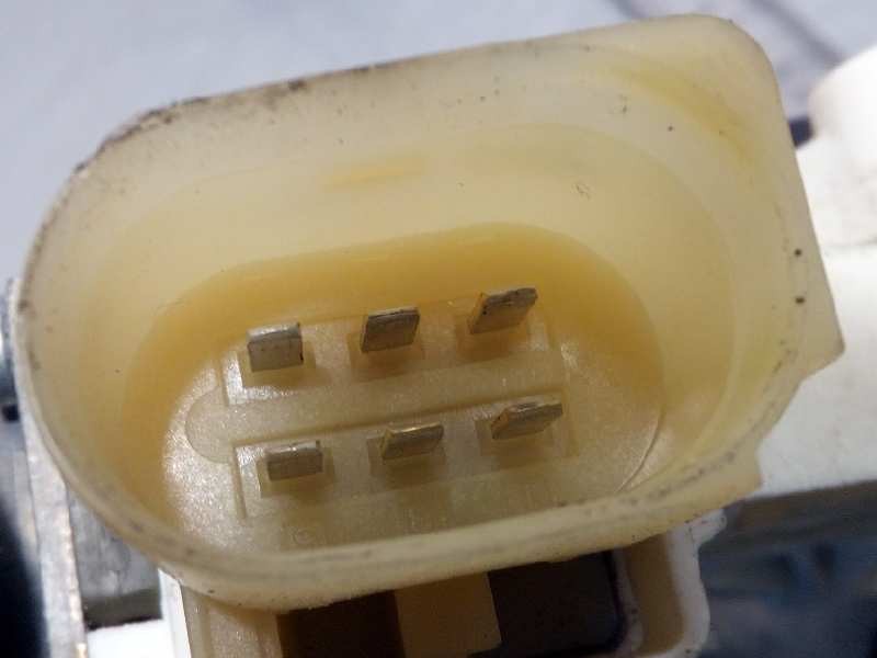 Recambio de elevalunas delantero derecho para bmw x1 (e84) sdrive 20d referencia OEM IAM 51332990386  67626927028