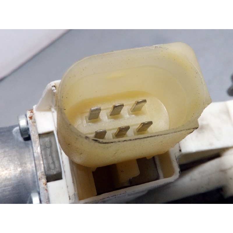 Recambio de elevalunas delantero izquierdo para bmw x1 (e84) sdrive 20d referencia OEM IAM 51332990385  67626927027