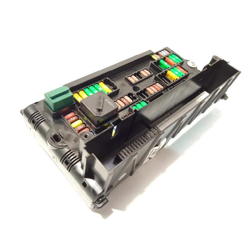 Recambio de caja reles / fusibles para bmw x3 (f25) sdrive 18d referencia OEM IAM 9315150  61149315150