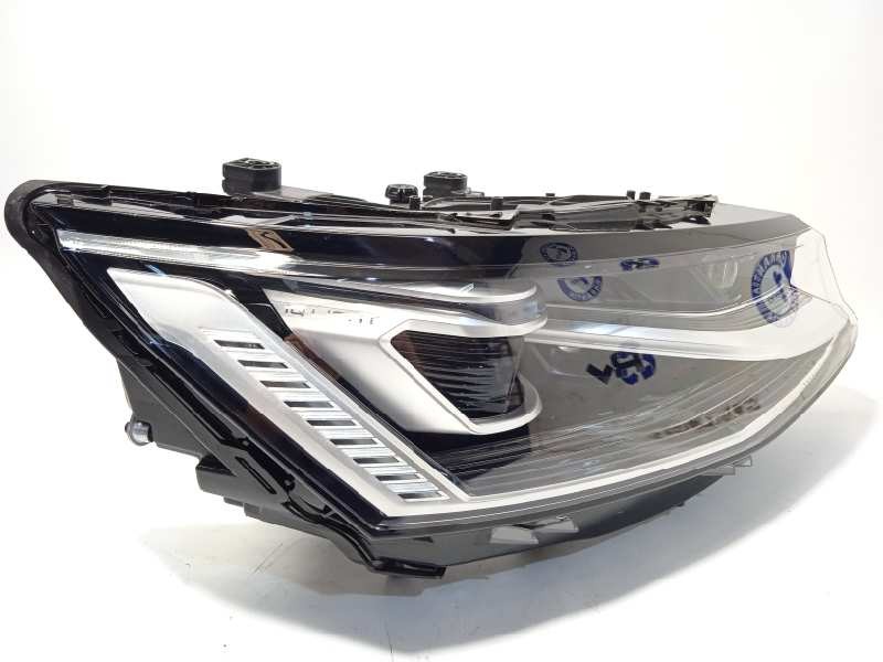 Recambio de faro derecho para volkswagen t7 1.4 ehybrid referencia OEM IAM 7T1941082A  