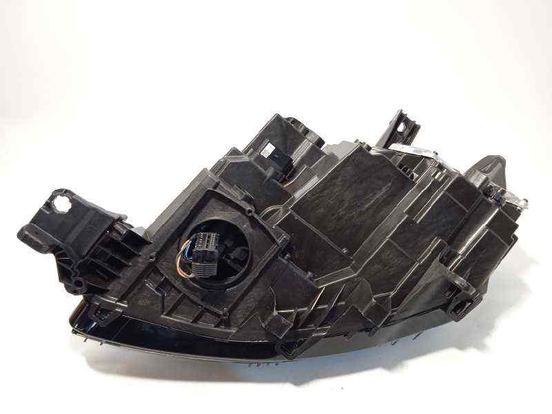 Recambio de faro derecho para volkswagen t7 1.4 ehybrid referencia OEM IAM 7T1941082A  
