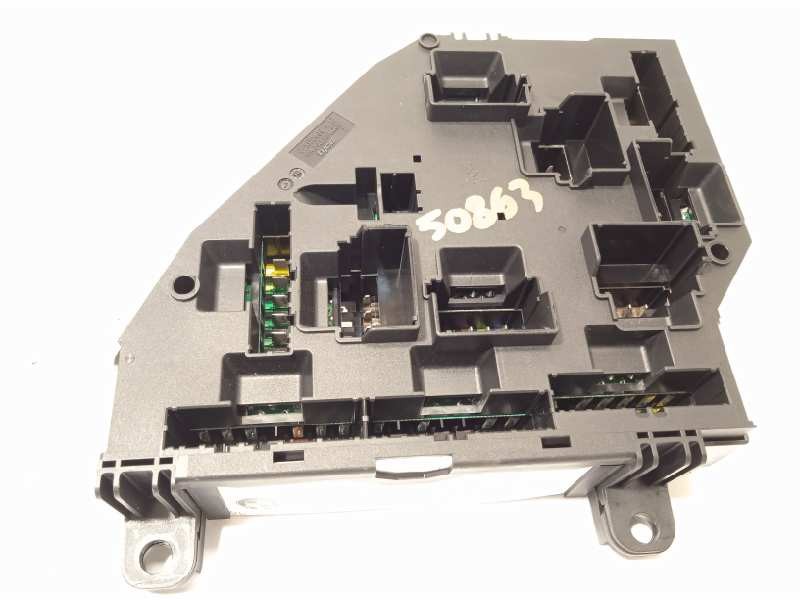 Recambio de caja reles / fusibles para bmw serie 5 lim. (f10) 525d referencia OEM IAM 9210857  61149210857