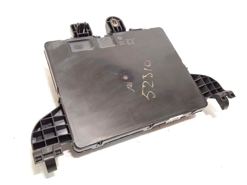 Recambio de caja reles / fusibles para opel insignia sports tourer sport referencia OEM IAM 13277318  