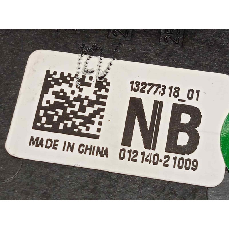 Recambio de caja reles / fusibles para opel insignia sports tourer sport referencia OEM IAM 13277318  