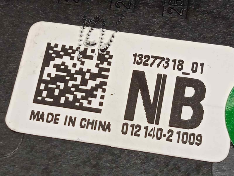 Recambio de caja reles / fusibles para opel insignia sports tourer sport referencia OEM IAM 13277318  