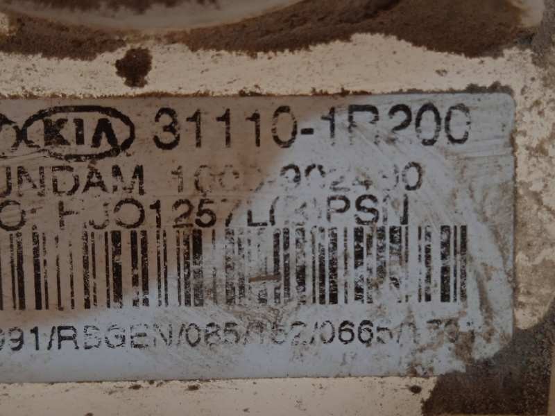 Recambio de bomba combustible para kia rio drive referencia OEM IAM 311101R200  