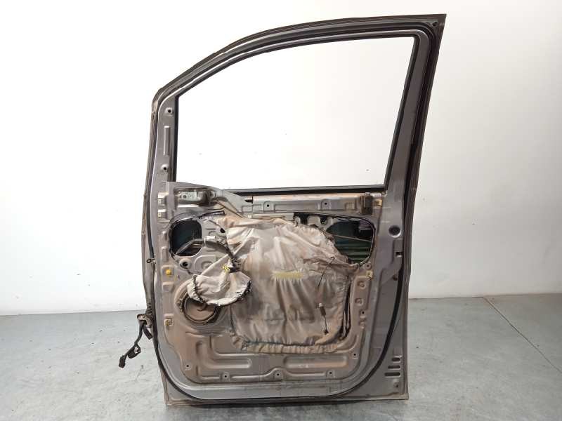 Recambio de puerta delantera derecha para hyundai h 1 2.5 turbodiesel referencia OEM IAM 760044G010  