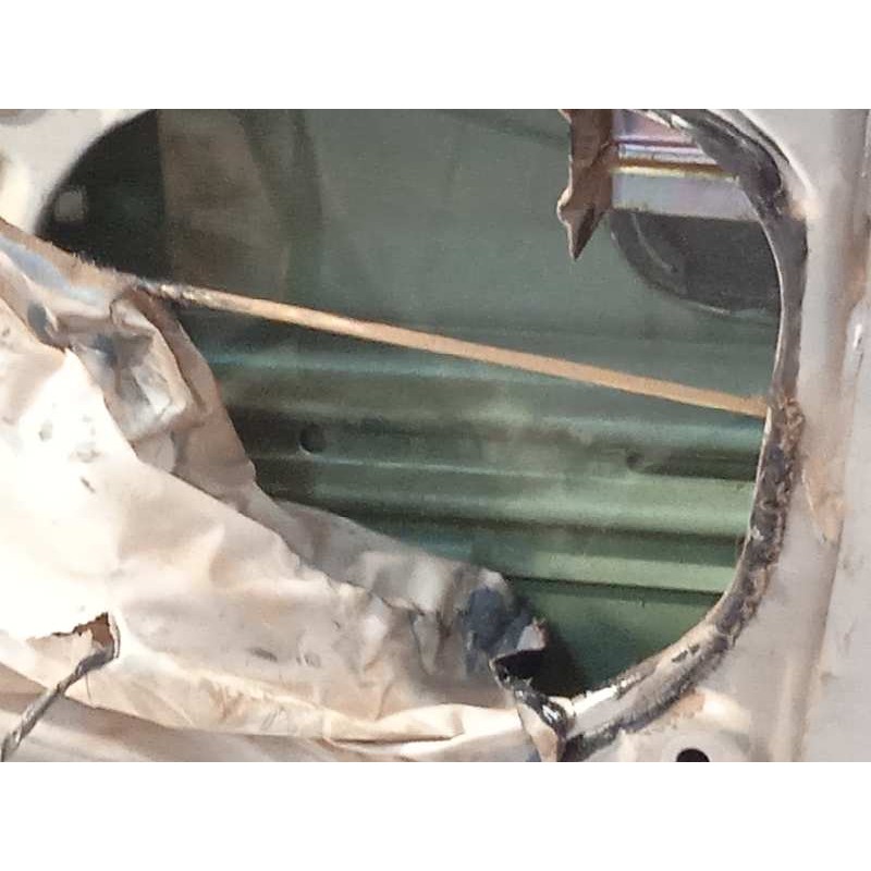 Recambio de puerta delantera derecha para hyundai h 1 2.5 turbodiesel referencia OEM IAM 760044G010  