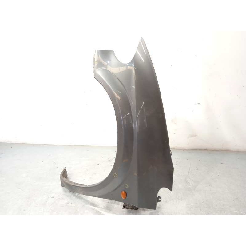 Recambio de aleta delantera izquierda para chrysler voyager (rg) 2.8 crd lx referencia OEM IAM 5018445AA  