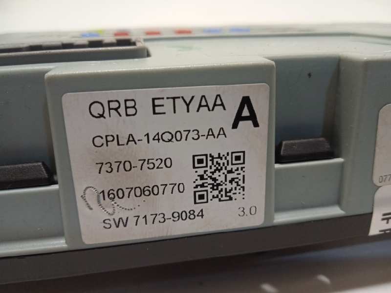 Recambio de caja reles / fusibles para land rover discovery sport 2.0 td4 cat referencia OEM IAM CPLA14Q073AA  LR041091