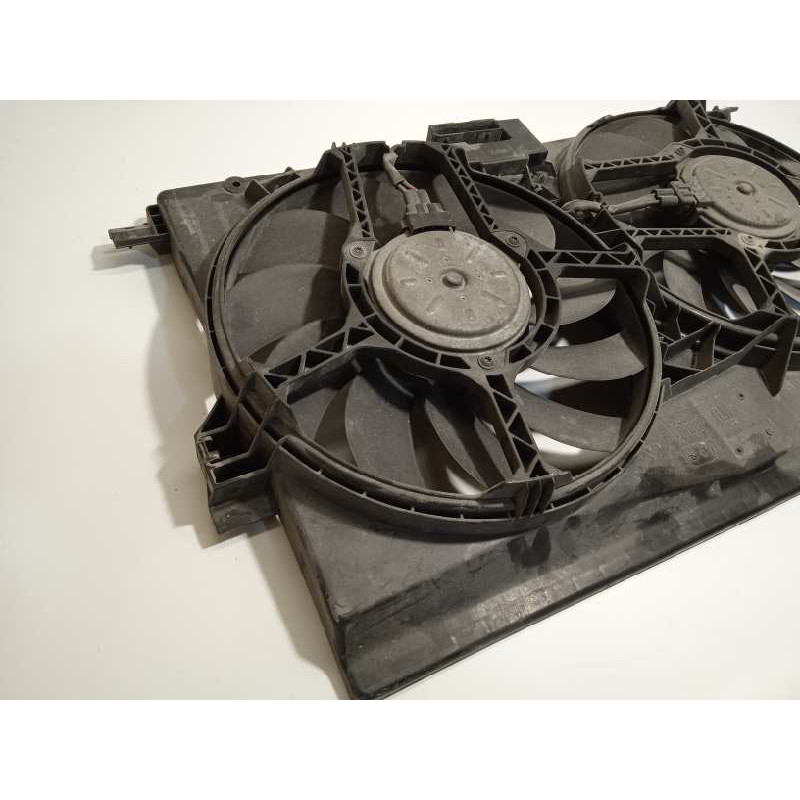 Recambio de electroventilador para opel vectra c berlina 1.9 cdti referencia OEM IAM 13196481  