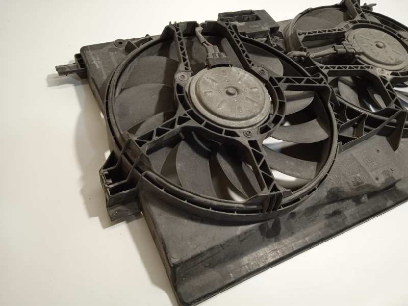 Recambio de electroventilador para opel vectra c berlina 1.9 cdti referencia OEM IAM 13196481  