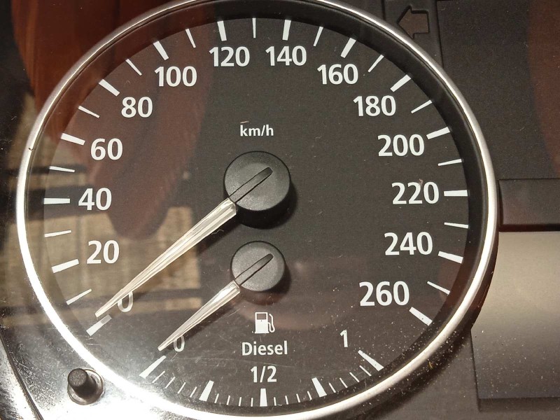 Recambio de cuadro instrumentos para bmw serie 3 berlina (e90) 318d referencia OEM IAM 6983487  62106983487