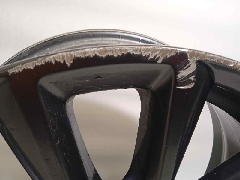 Recambio de llanta para mazda 3 berlina (bp) referencia OEM IAM 9965657080  